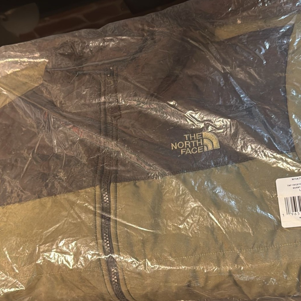 🔥 The Brand New! The North Face Insulated Jacket🔥